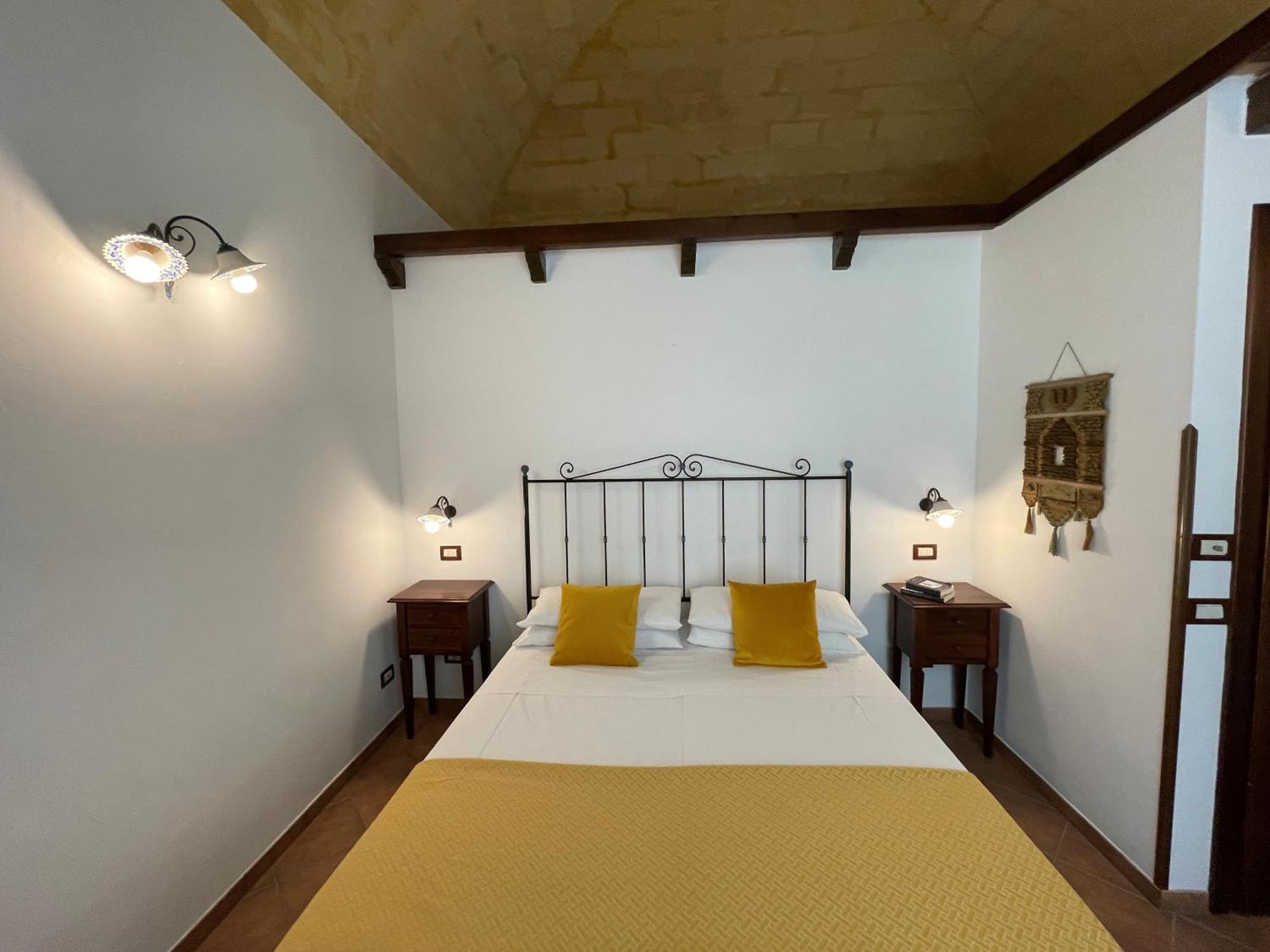 Ai Dammusi Rooms 산비토로카포 외부 사진